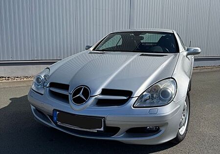 Mercedes-Benz SLK 200 / 2. Hand / 54.000km