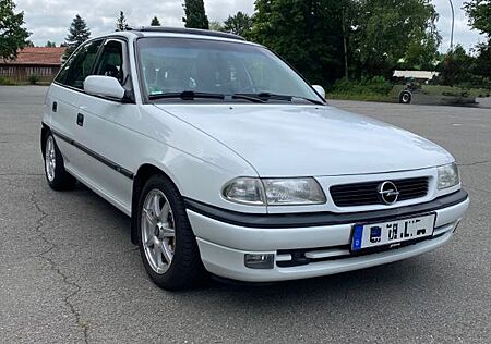 Opel Astra 1.6 Cool Dream