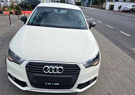 Audi A1 Sportback attraction TUV NEU