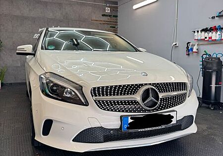 Mercedes-Benz A 180 d - TÜV und Service neu