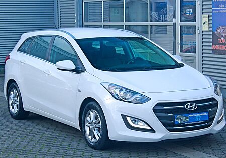 Hyundai i30 1.6 CRDi *PDC*BLUETOOTH*SITZHEIZUNG*2.HAND*