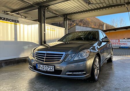 Mercedes-Benz E 250 CDI 4MATIC BlueEFFICIENCY Autom. -