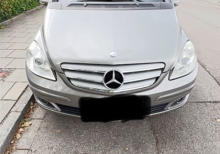 Mercedes-Benz B 200 -