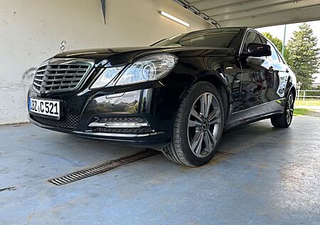 Mercedes-Benz E 220 CDI BlueEFFICIENCY ELEGANCE ELEGANCE