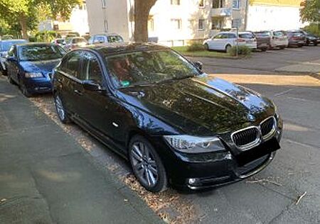 BMW 320i -