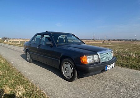 Mercedes-Benz 190 190E 2,3 Automatik/Schiebedach uvm.