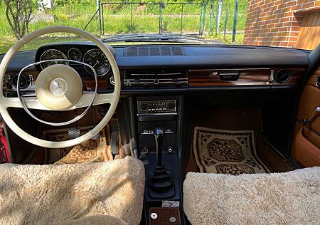 Mercedes-Benz Oldtimer 250 CE /8 Coupe