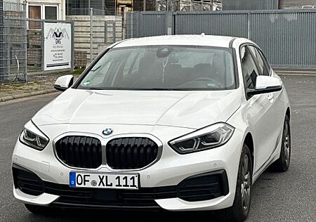 BMW 118i NAVI LED GARANTIE SITZHEIZUNG PDC DAB & UVM