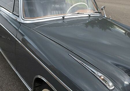 Mercedes-Benz 220 s220 Coupe komplett zerlegt/ abgebrochene Rest.