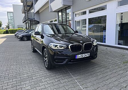 BMW X3 xDrive 20d Advantage ACC+KAMERA+LED+TOTWINKEL