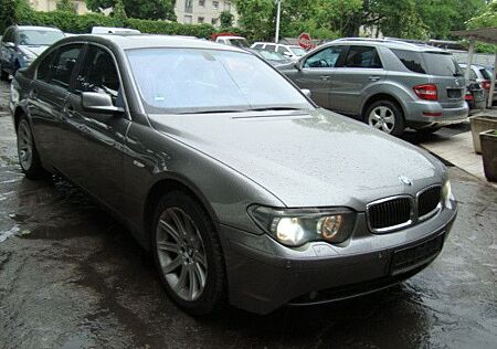 BMW 745i A VOLLLLLLL