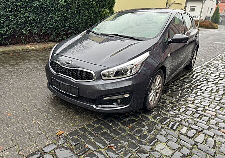 Kia ANDERE Ceed Edition 7*1.Hand*