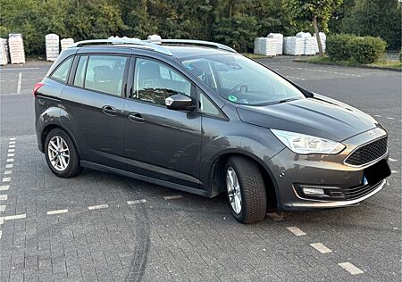 Ford Grand C-Max 1,0 EcoBoost 92kW Titanium TÜV Neu