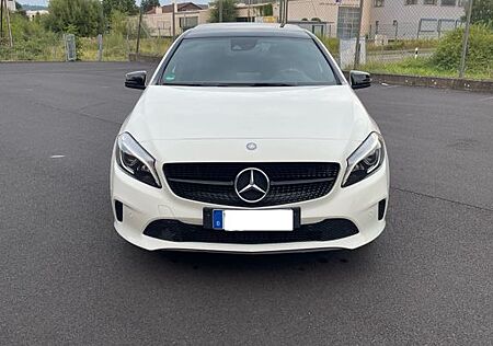Mercedes-Benz A 180 A180 NIGHTPAKET, PANO, STANDHEIZUNG, AMG-Felgen
