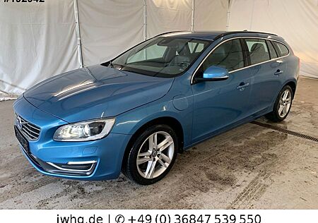 Volvo V60 AWD Plug-In Navi LED Voll-Leder Tempo