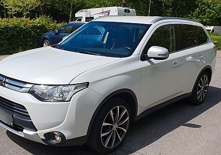 Mitsubishi Outlander 2.2 DI-D Klassik Kollektion+ Autom...