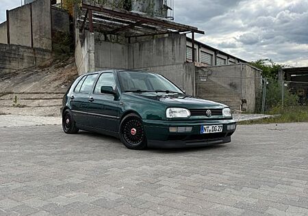 VW Golf Volkswagen 1.8 Family