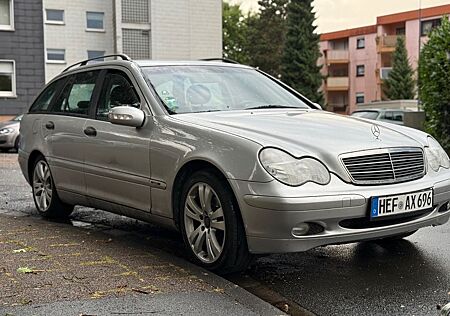 Mercedes-Benz 220