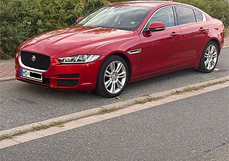 Jaguar XE 20d 180PS AWD Portfolio Automatik Portfolio