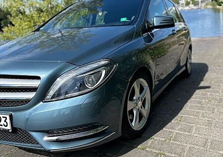 Mercedes-Benz B 200 CDI -