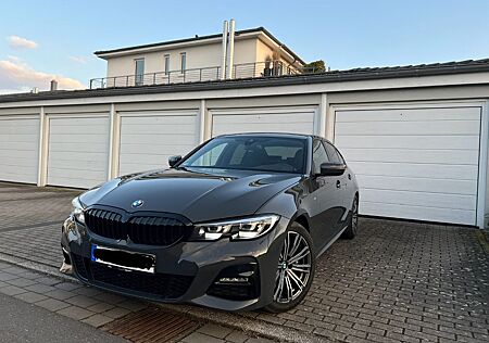 BMW 320d +M-Paket+H&K+Head-Up+Liv.Cock+Garantie