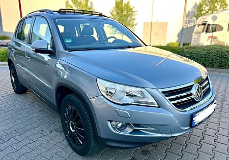 VW Tiguan Volkswagen 2.0 TDI Automatik 4MOTION / Tüv/ Pano/AHK