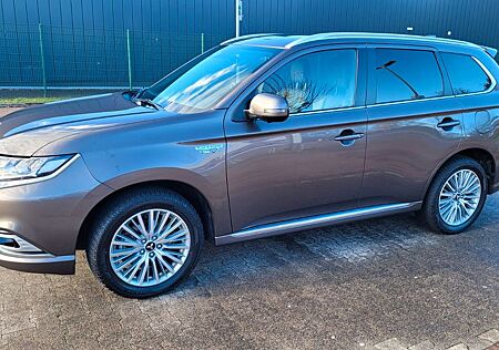 Mitsubishi Plug in Hybrid Outlander PHEV Plug in Hybrid TOP *AHK *Garantie