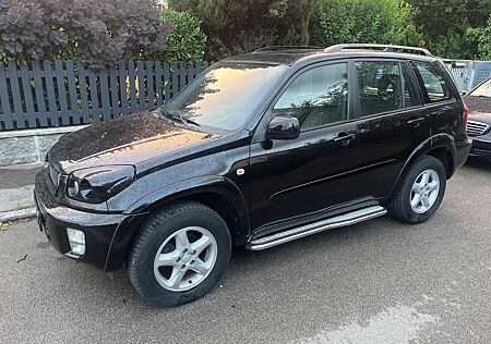 Toyota RAV 4 2.0 4x4 Automatik Top Zustand