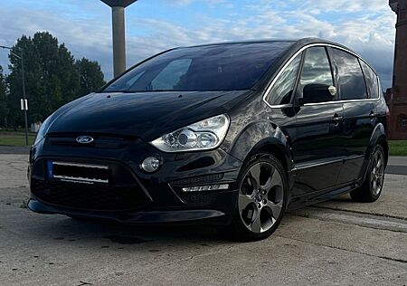 Ford S-Max Titanium S 7-Sitzer