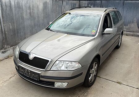 Skoda Octavia Combi 2.0 TDI DSG Elegance - Klimaauto