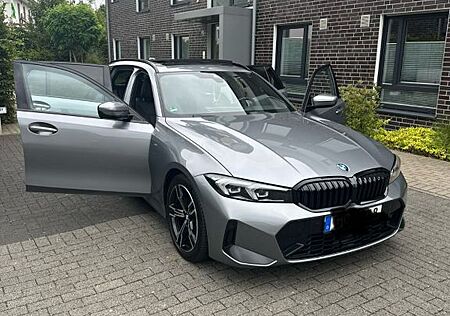 BMW 320d Touring M Sport, Panodach, Automatik