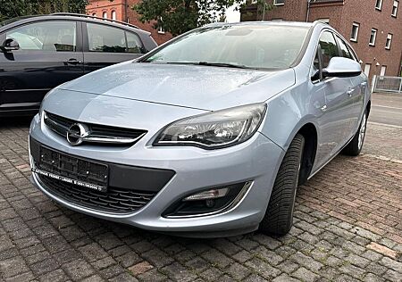 Opel Astra J Sports Tourer Exklusiv