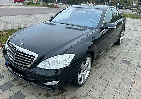 Mercedes-Benz S 320 CDI sehr gepflegt.