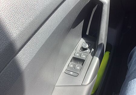 VW T-Cross Volkswagen 1.0 TSI OPF 81 kW DSG MOVE MOVE