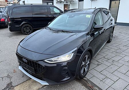 Ford Focus Turnier Active ACC LED NAVI Autom. Kamera