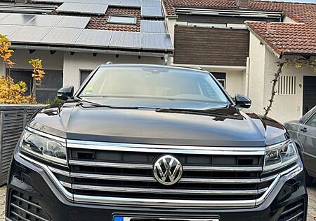 VW Touareg Volkswagen 3.0 V6 TDI 4M LED Luft AHK RFK ACC Leder