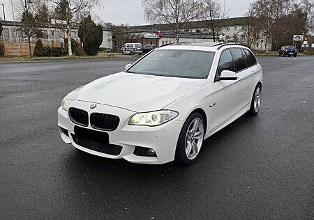 BMW 530d xDrive Touring-M Paket!!Voll!Scheckheftgepf