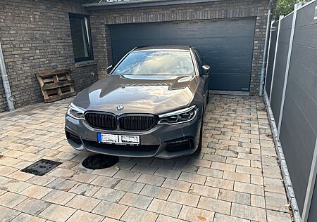 BMW 530d xDrive Touring A -