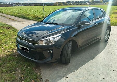 Kia Rio gebraucht kaufen Kia Rio 1.2 Dream-Team Editon
