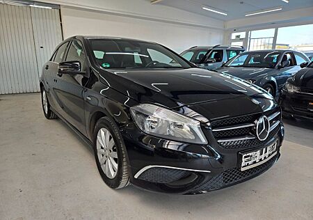 Mercedes-Benz A 180 A BlueEfficiency, AUTOMATIK