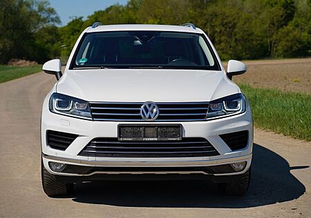 VW Touareg Volkswagen 3.0 V6 TDI SCR BMT / AHK, Scheck.