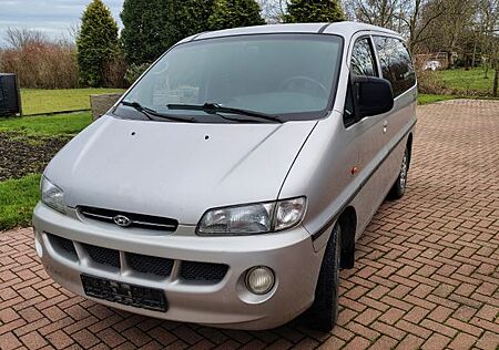 Hyundai H-1 Starex 2.4 -