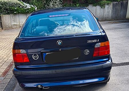 BMW 316i Compact -