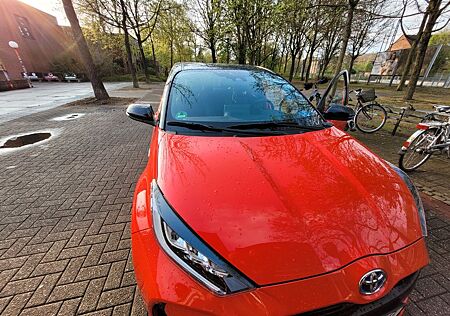 Toyota Yaris 1,5-l-VVT-iE Premiere Edition AWD-i Pr...