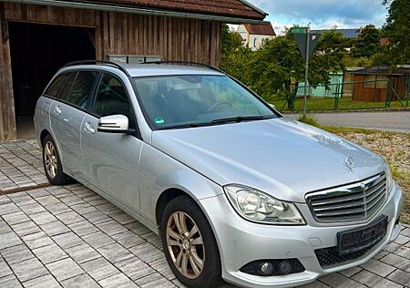 Mercedes-Benz 220