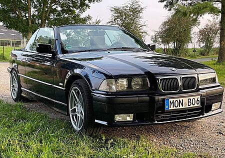 BMW 318i Cabrio Sport Edition Sport Edition