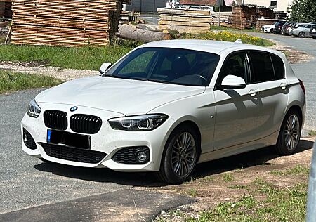 BMW 116i **TOP!** M **NAVI**SPORTSITZE**2-KAMERA**