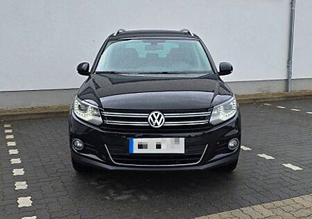 VW Tiguan Volkswagen 2.0 TDI BlueMotion Tech Sport & Style...