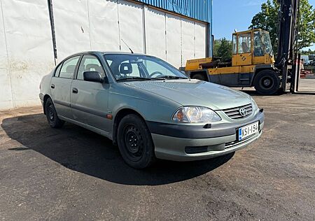 Toyota Avensis 1.6 benzin manual