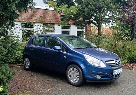 Opel Corsa D neuer TÜV 8fach bereift